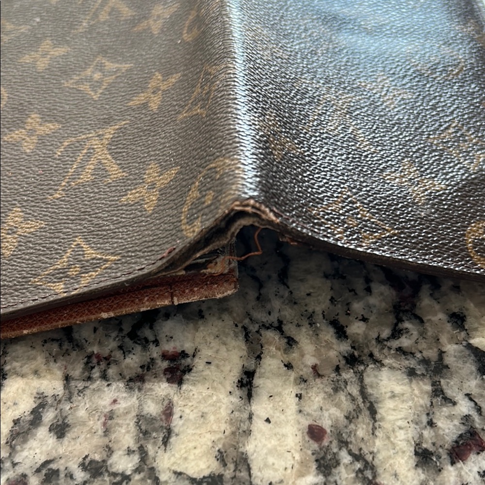 Louis Vuitton Monogram Wallet - Picture 3 of 9